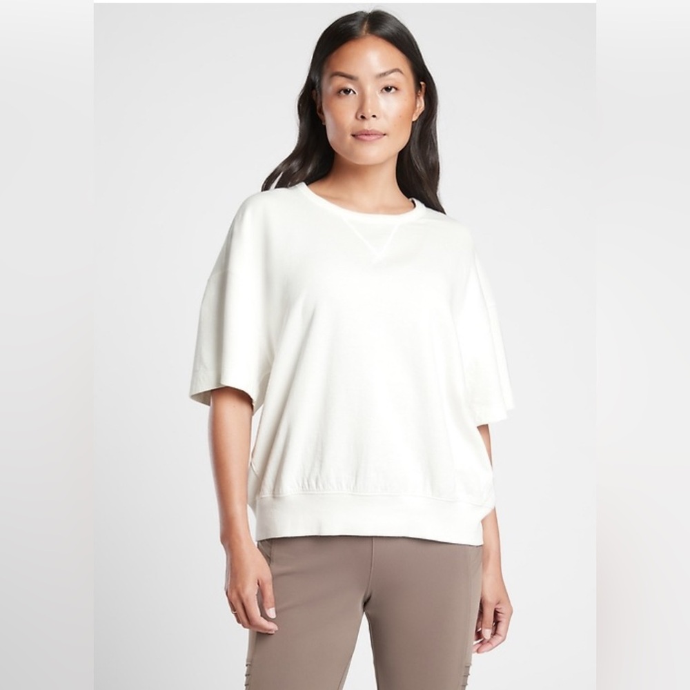 Athleta Oversized Modern Sundown Sweatshirt Tee
Calla Lily, size Medium